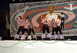 Die gruppe 2 tanzte nach Anastacia